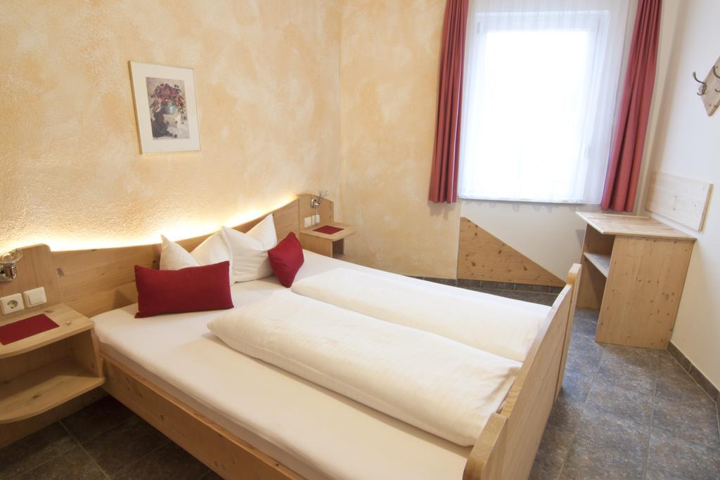 Appartementhaus Marina Matrei in Osttirol Zimmer foto