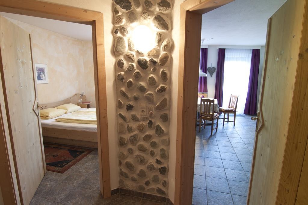 Appartementhaus Marina Matrei in Osttirol Zimmer foto